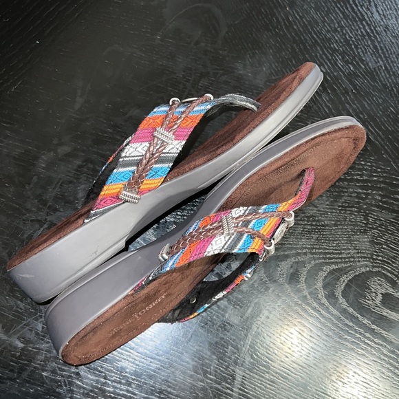 Minnetonka Silverthorne Multi Brown & Silver Women’s Size 10 Flip Flop Sandals - Picture 6 of 11